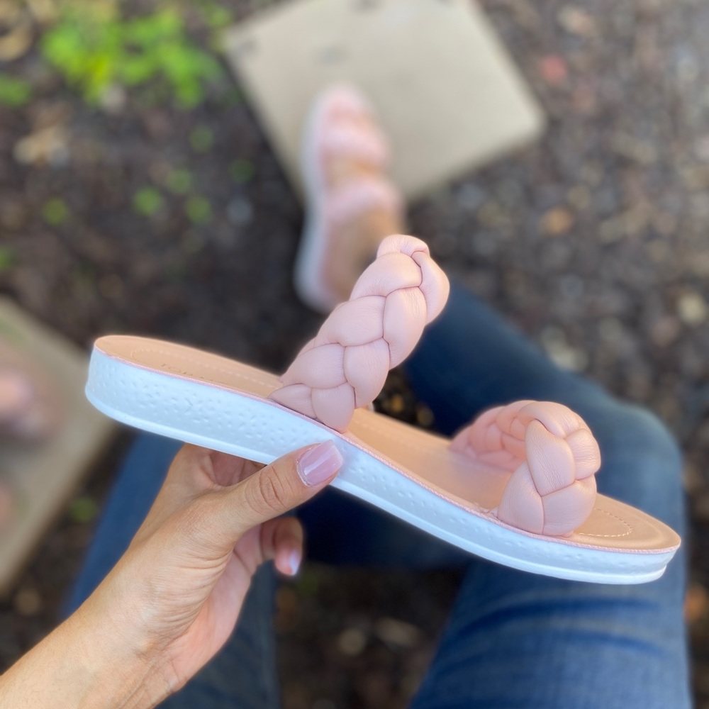 Double Braided Strap light pink sandals.